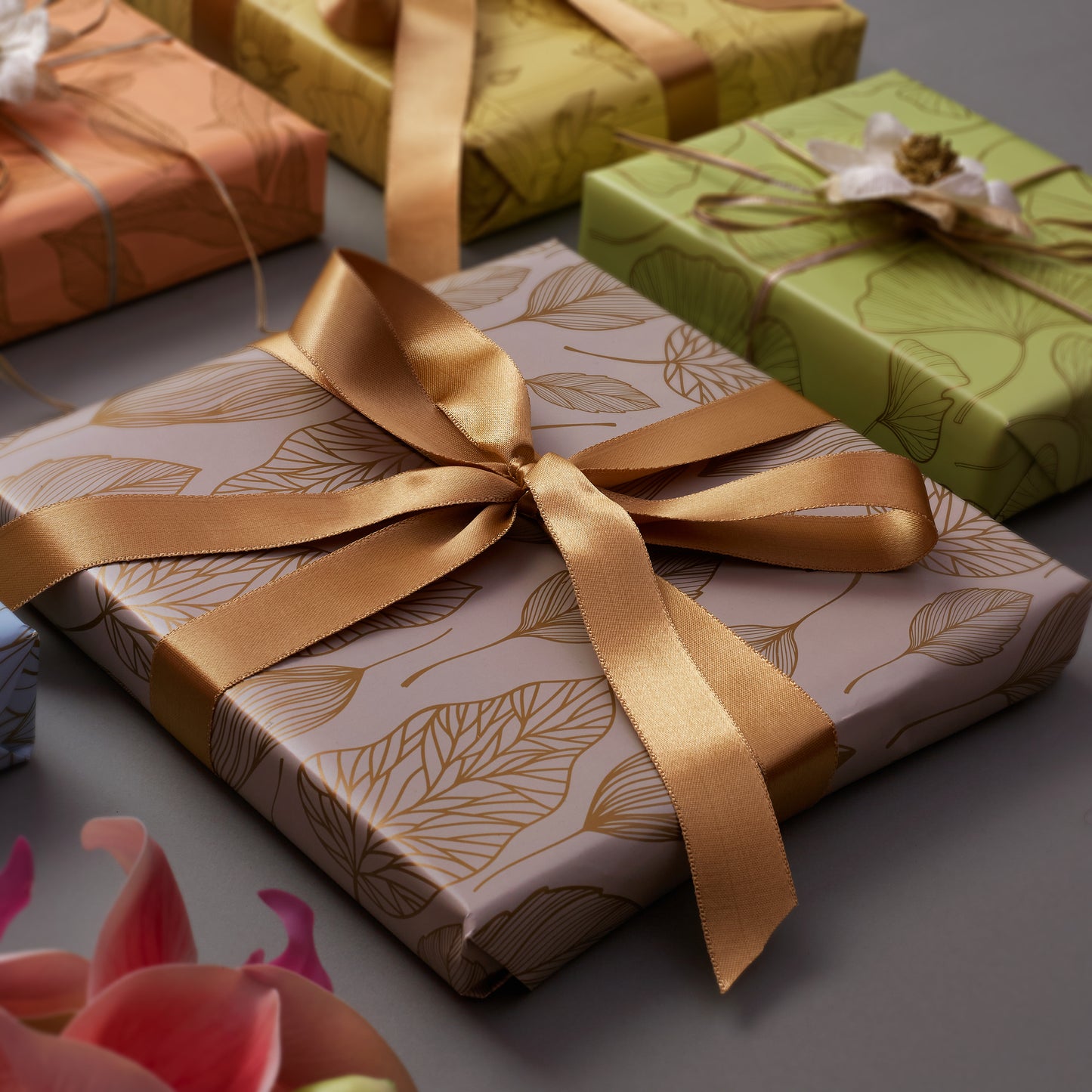 GREY ELEGANCE GIFT WRAPPING SHEETS